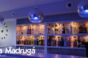 La Madrug&aacute; Pub