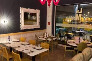 La Mafia se sienta a la mesa