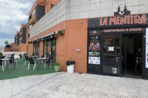 La Nueva Mentira GastroBar & Drinks