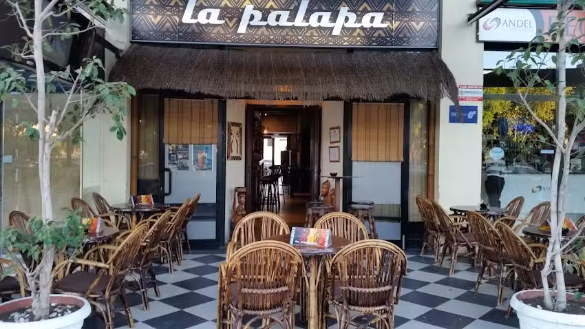 La Palapa caf&eacute; & copas