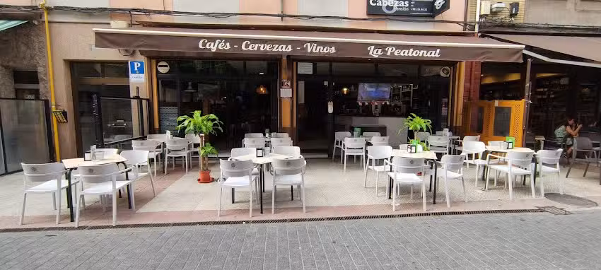 LA PEATONAL Caf&eacute; &ndash; Bar