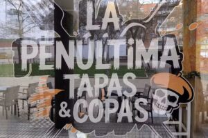 La Pen&uacute;ltima Tapas Copas