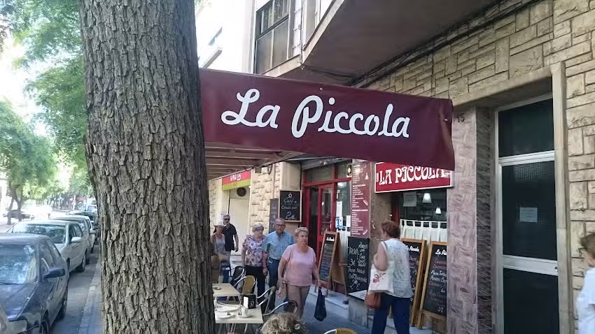 La piccola; Bar, cafeter&iacute;a, restaurante.