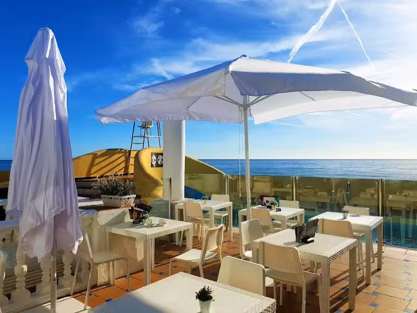 La Plaza Beach Restaurant @ Dona Lola