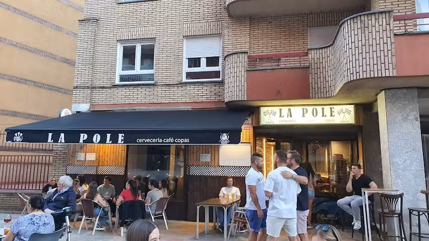 La Pole Caf&eacute; Copas