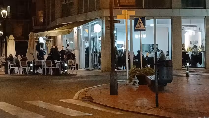 La Qued&agrave; Caf&eacute; &ndash; Bar