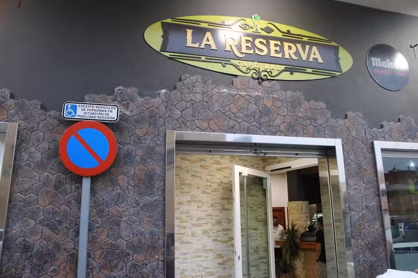 LA RESERVA BAR
