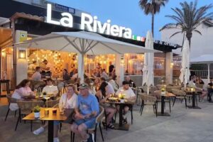 La Riviera Food & Drinks