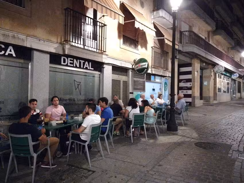 La Ronda Food & Drink