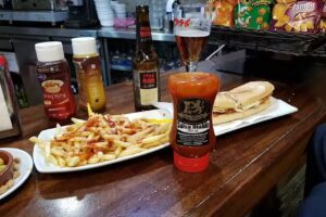 La Salchicha Peleona