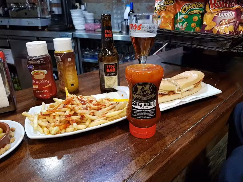 La Salchicha Peleona