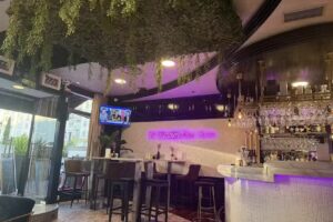 La santa m&uacute;sica y picoteo