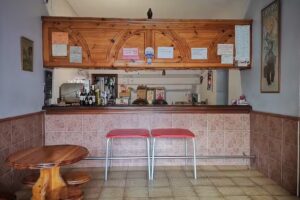 La taberna de MOISES-ESTANCO-BAR-CAFETERIA-PANADERIA-CBD