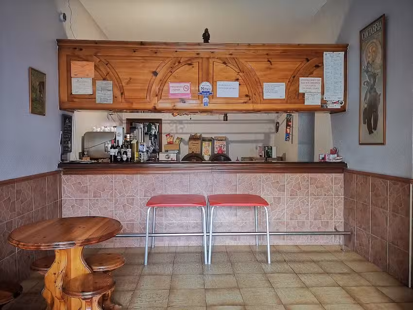 La taberna de MOISES-ESTANCO-BAR-CAFETERIA-PANADERIA-CBD