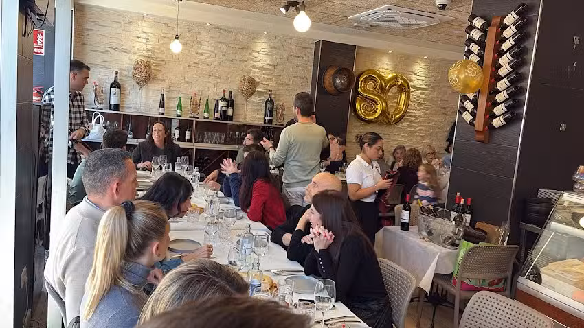 La Taberna, vinos y tapas.