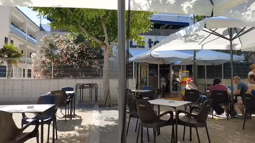 LA TERRAZA Food &Drink