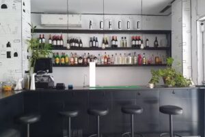 La Torre Bistr&oacute; Bar