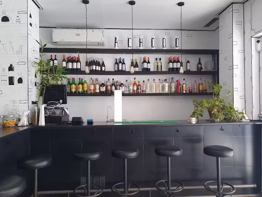 La Torre Bistr&oacute; Bar