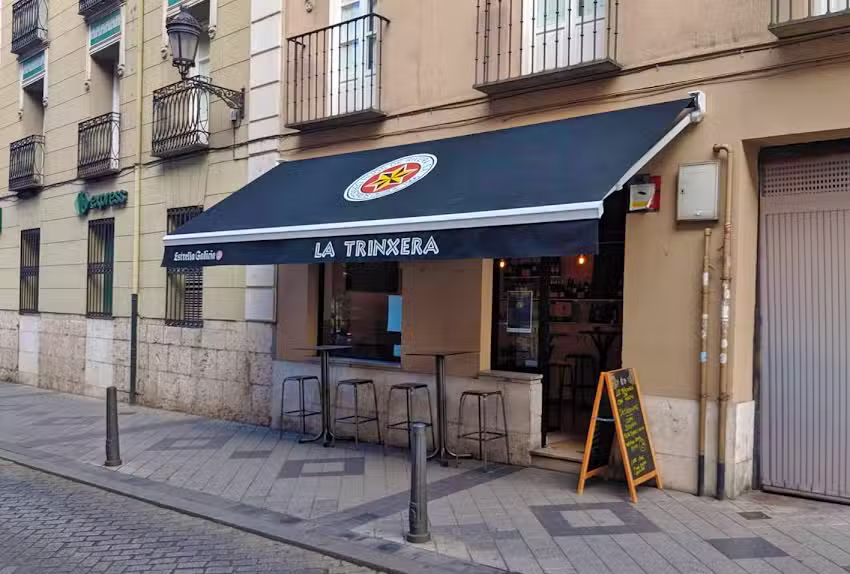 La Trinxera Vermuteria Bar de Tapas