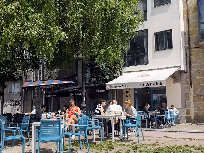 LA TULA BOUZAS BAR