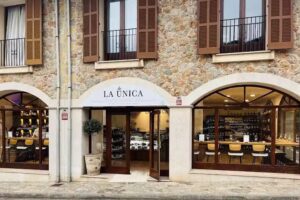 La &Uacute;nica by Castarosa