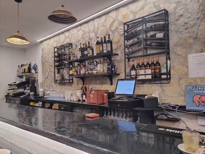 La Vermuter&iacute;a Gastrobar