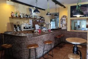 La vieja escuela 2025