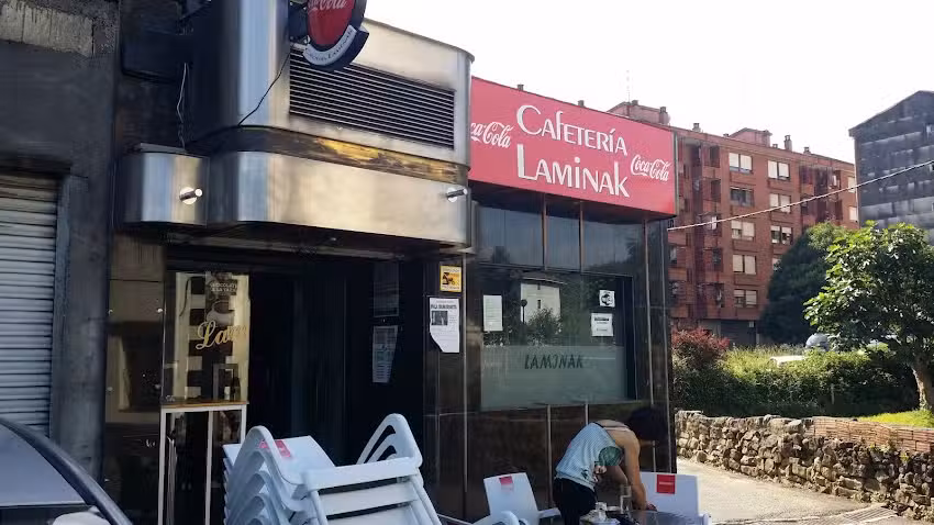 Laminak