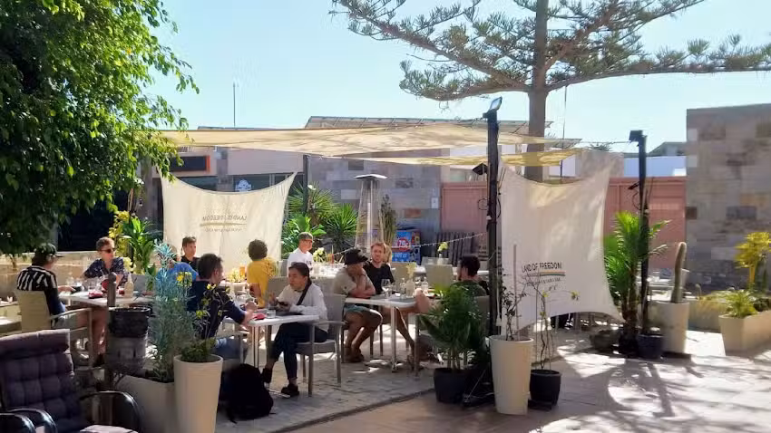 Land of Freedom restaurante y tapas bar