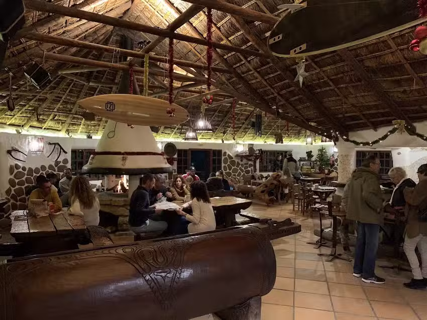 Las Dunas &bull; Bar & Lounge