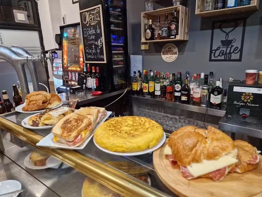 Lazaro bar
