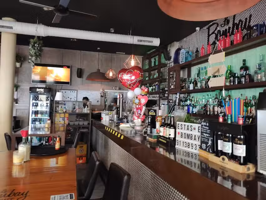 Le Bombay Cafe