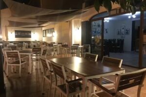 Legends Bar & Restaurant