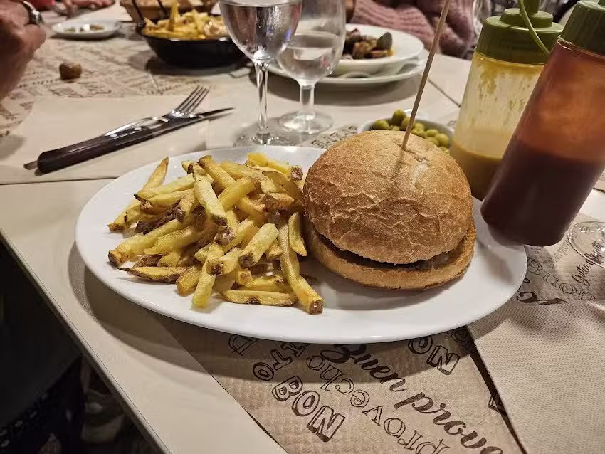 Les 3 Pedres