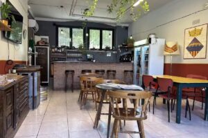 Les Escoles Local Social