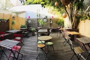 Les Nenes a La Platja &middot; Cuina i C&ograve;ctels