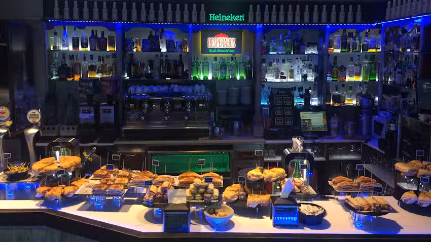 LIGHTHOUSE GORLIZ Cafe Pub