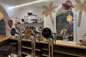 Lipe Caf&eacute; & Pub