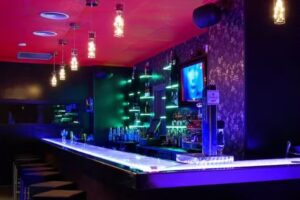 Lips Cocktail Lounge Club