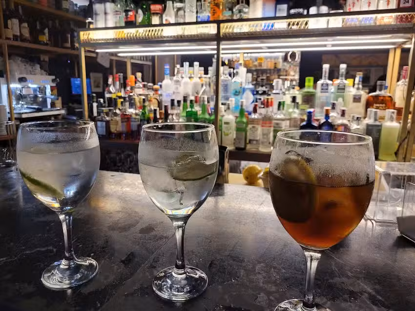 Livingstone Premium Bar