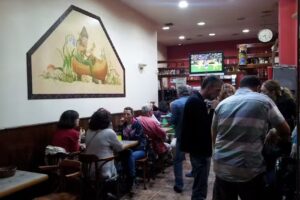 Lolo&acute;s Caf&eacute; Bar