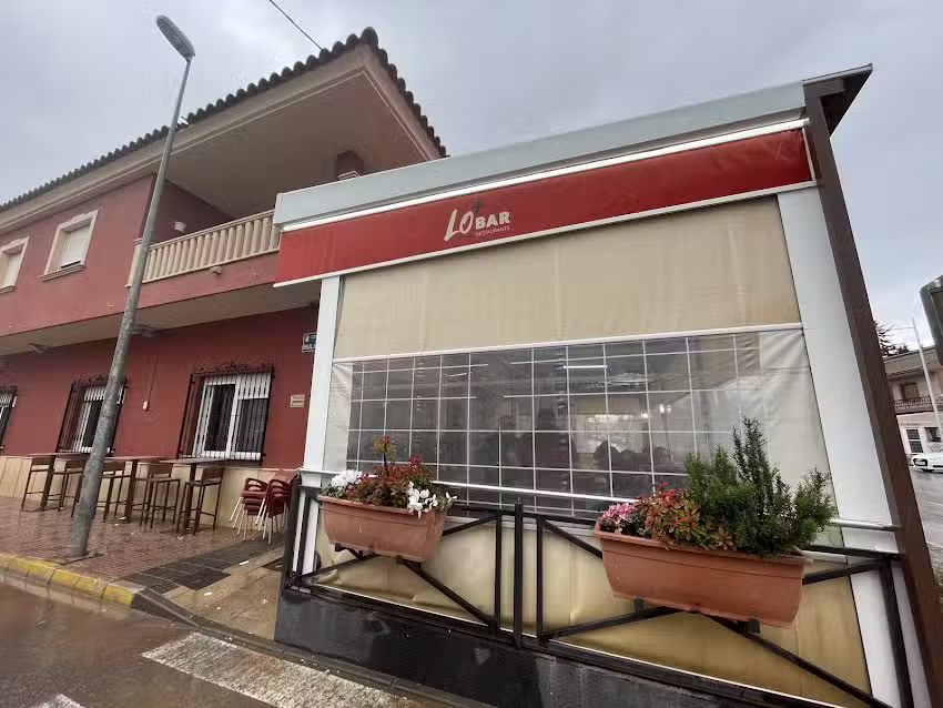 Loma&rsquo;s Bar Restaurante / Salon de celebraciones en Puerto Lumbreras