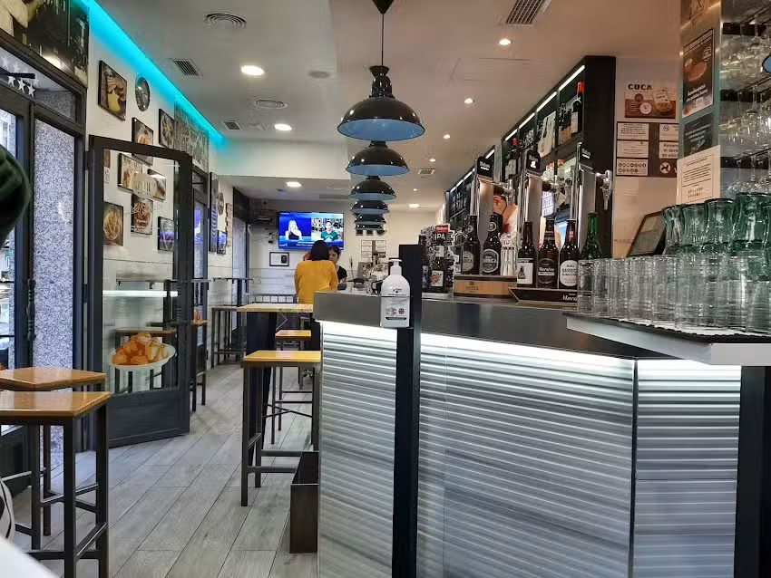 Los Chicos F&aacute;brica de Patatas Bravas