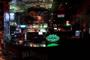 Louie Louie Live Estepona – Live music venue Estepona