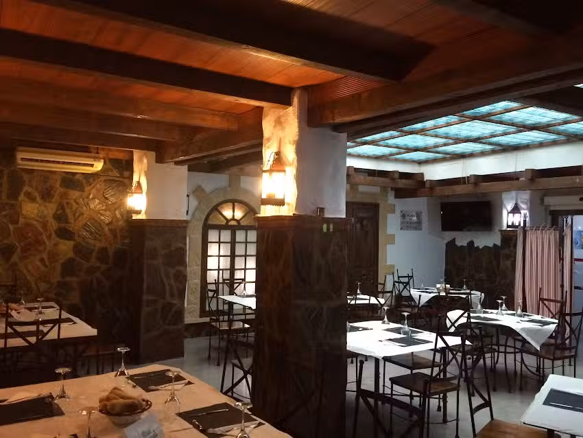 Lounge Bar La Plaza Restaurant