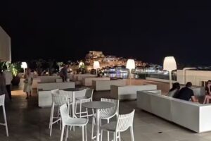 Lounge bar palco del castillo