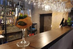 L&uacute;a Azul Piano Bar