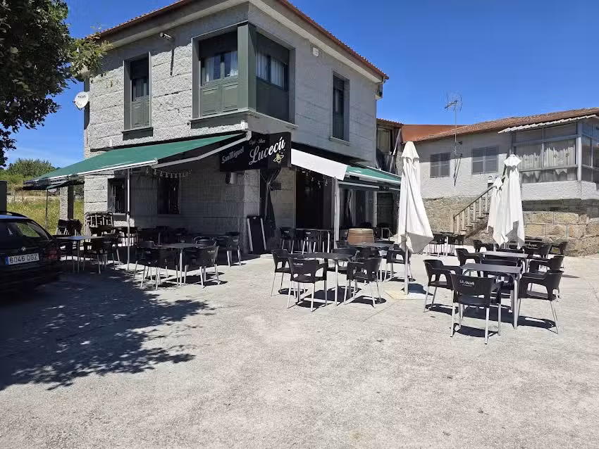 Lucec&uacute; Caf&eacute; Bar