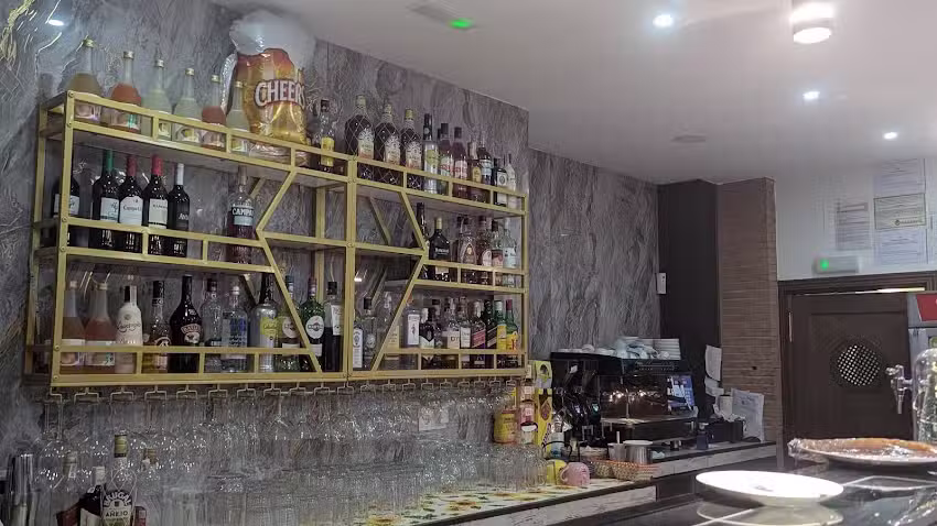 Lucky bar y restaurante. Calle monta&ntilde;a de Covadonga 4