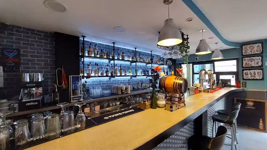 LUIGI&rsquo;S cocktails tapas & craft beers